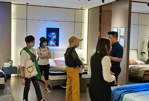 再次出擊！大發(fā)寶·慕顏寢具參展中國(guó)中部家具博覽會(huì)，惠襲全場(chǎng)！